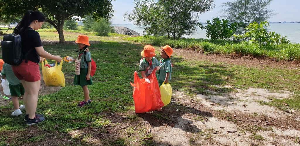 Clean and Green (East Coast Park Clean-up Drive) — photo 6
