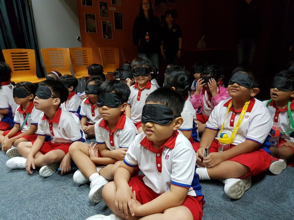Showing Kindness Heart to Heart (Story 2: Learning Journey to Dialogue In The Dark) — photo 3