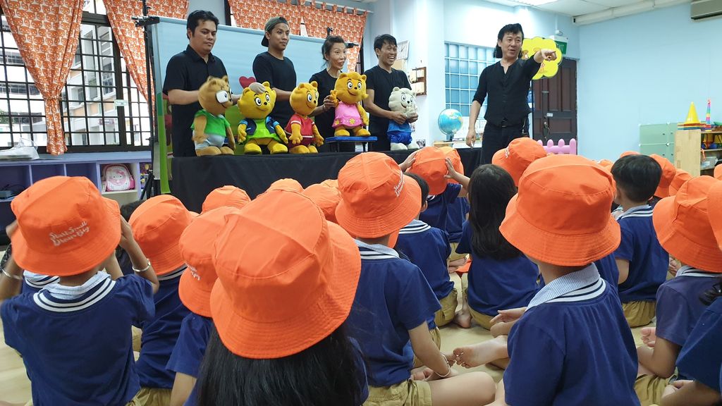 Kindness Puppet Show