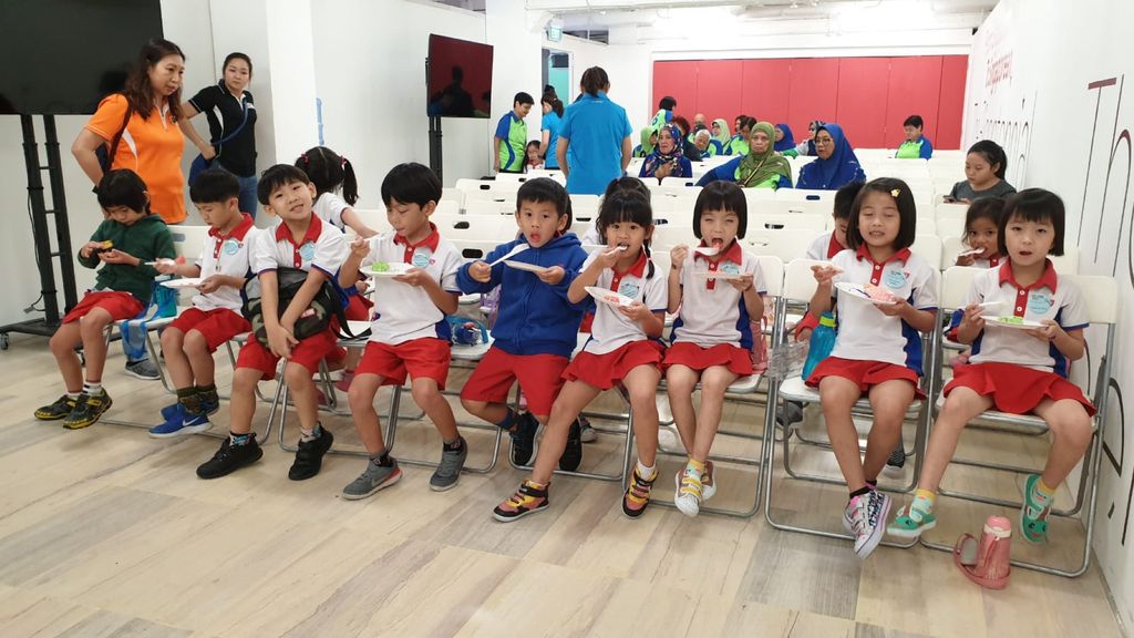 Bicentennial Experience with Ah Gongs & Ah Mas — photo 4