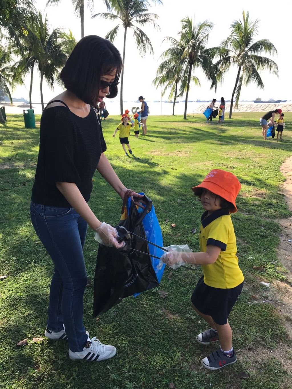 Sunflower Preschool @ Frankel , Three Generation Bonding and Beach Clean up. — photo 2