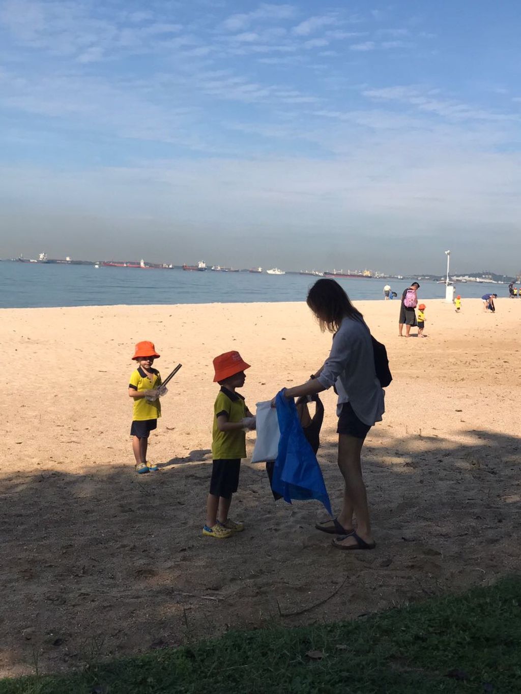 Sunflower Preschool @ Frankel , Three Generation Bonding and Beach Clean up. — photo 3