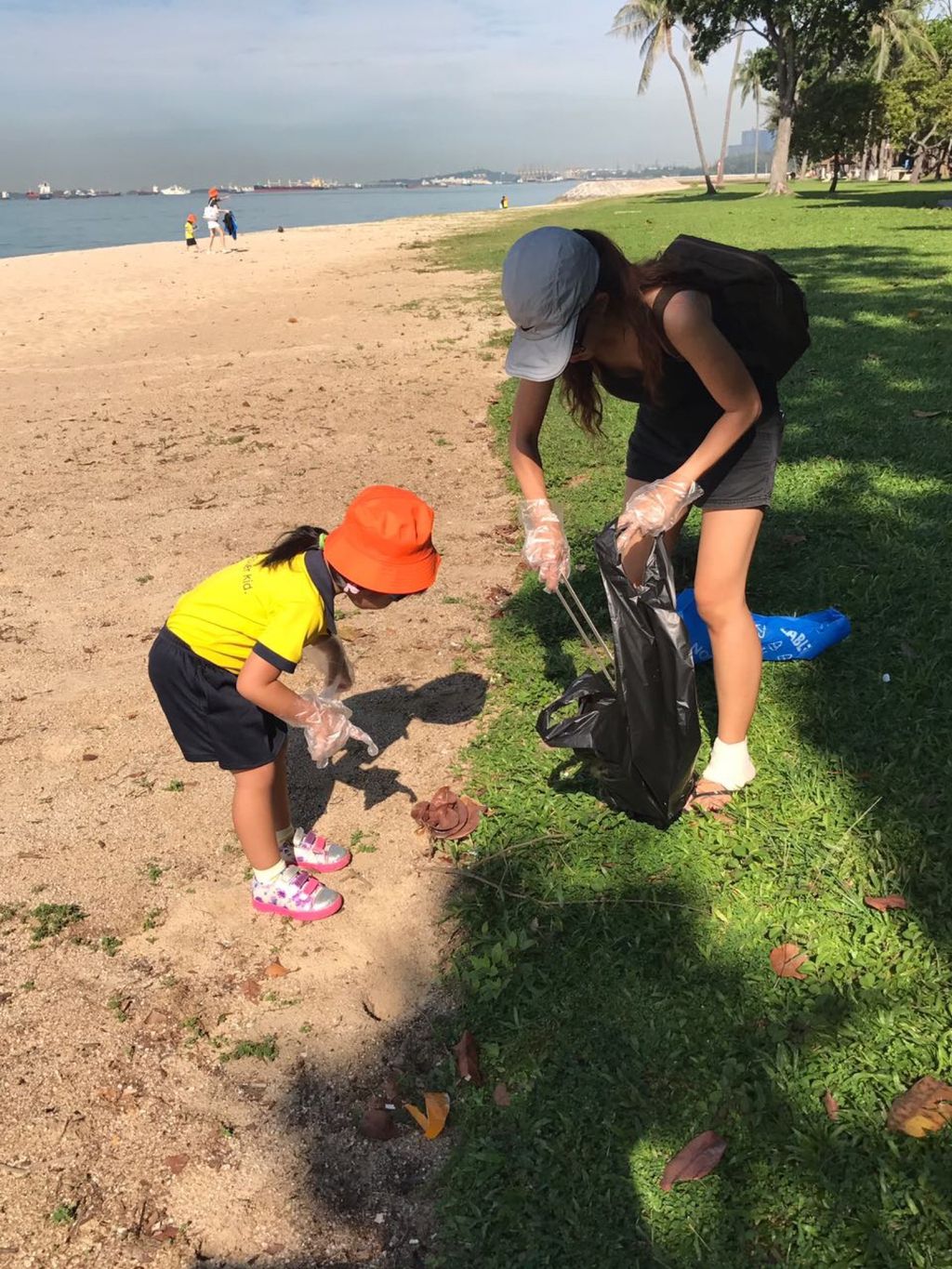 Sunflower Preschool @ Frankel , Three Generation Bonding and Beach Clean up. — photo 4