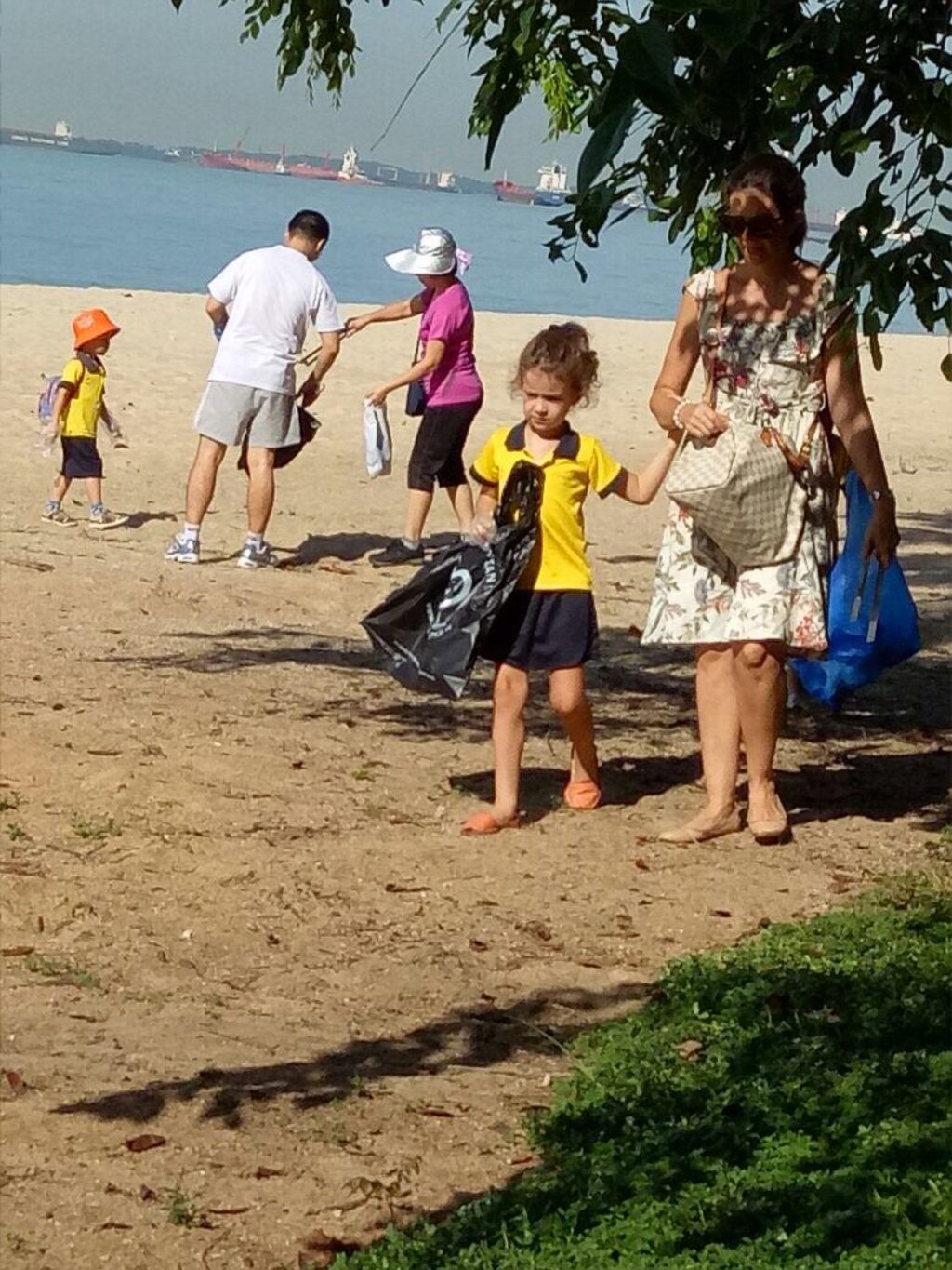 Sunflower Preschool @ Frankel , Three Generation Bonding and Beach Clean up. — photo 6