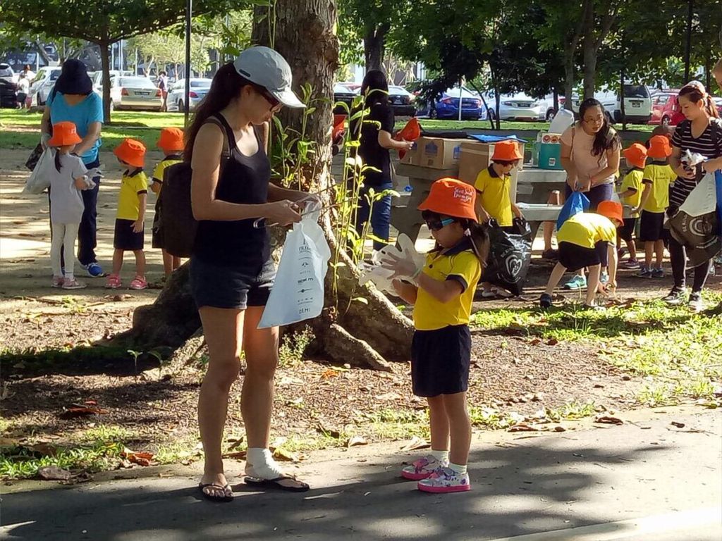Sunflower Preschool @ Frankel , Three Generation Bonding and Beach Clean up. — photo 7