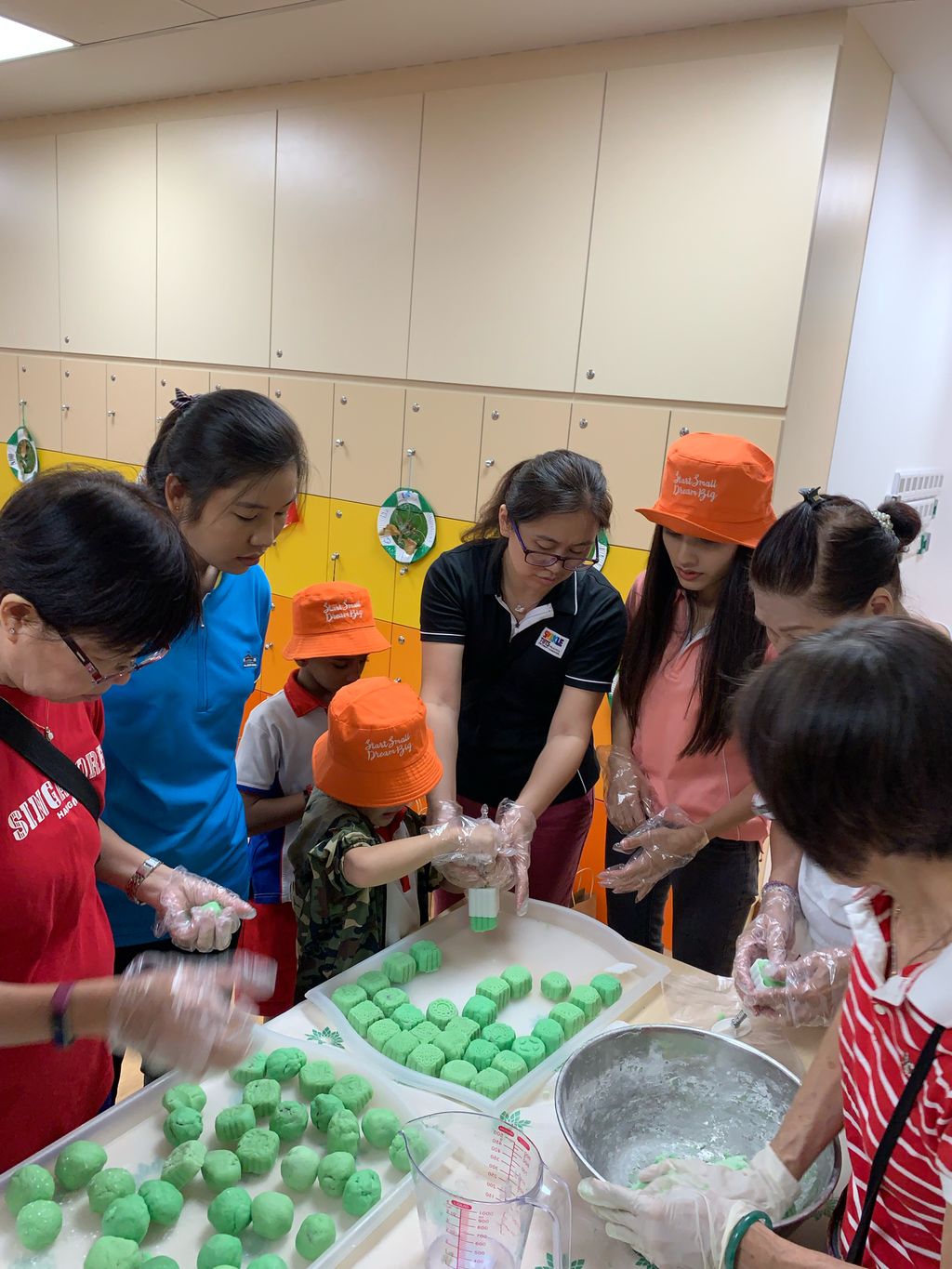 Awesome snow skin mooncakes — photo 5