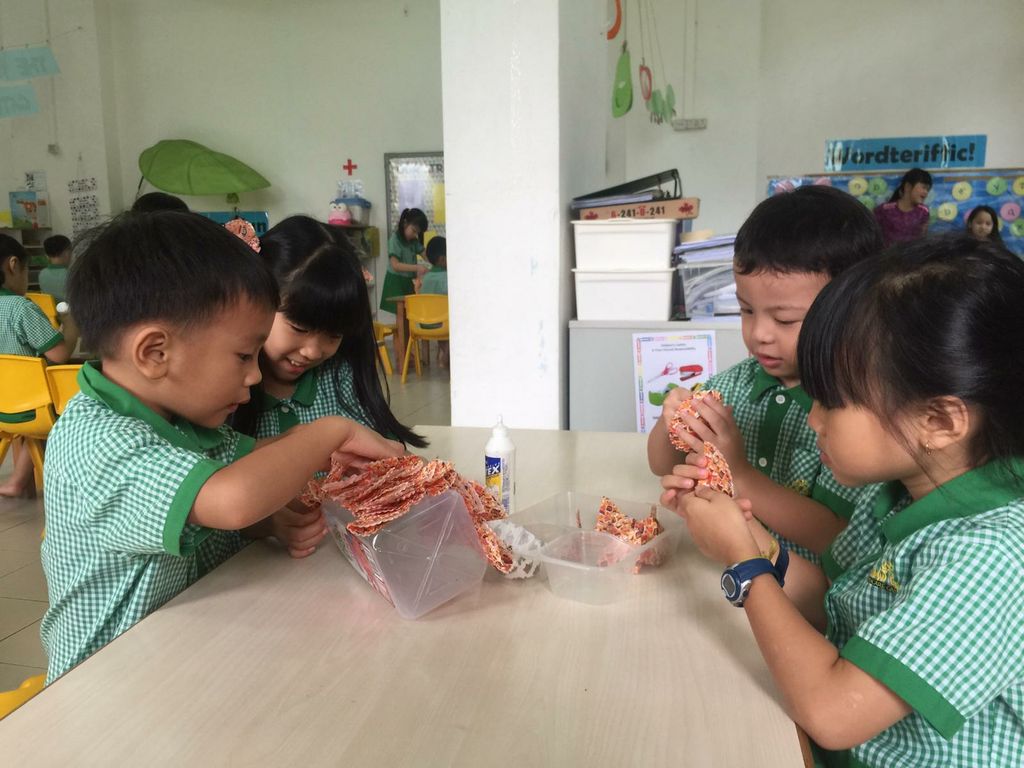 Chicken Art Acttivity (Recycling Project) — photo 2