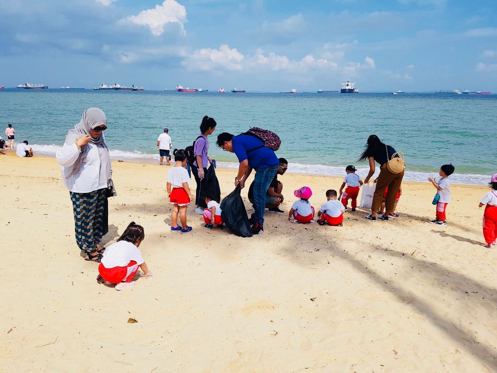 Marine Cove Beach Cleaning with our parents! — photo 3