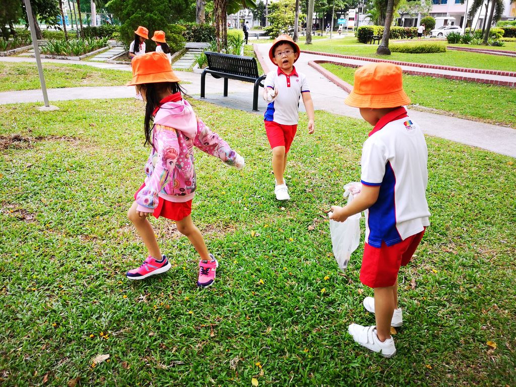 KU326 “Be A Green Champ, Keep The Environment Clean”: #4 - Litter Picking & IGP integration — photo 7