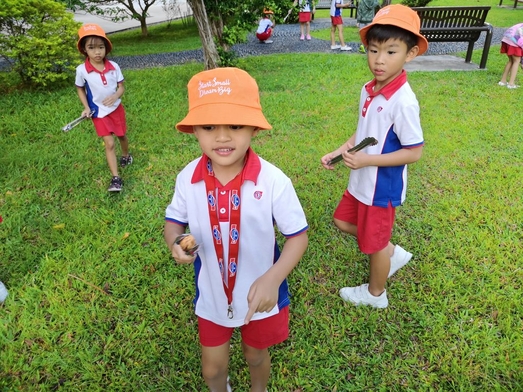KU326 “Be A Green Champ, Keep The Environment Clean”: #4 - Litter Picking & IGP integration — photo 8