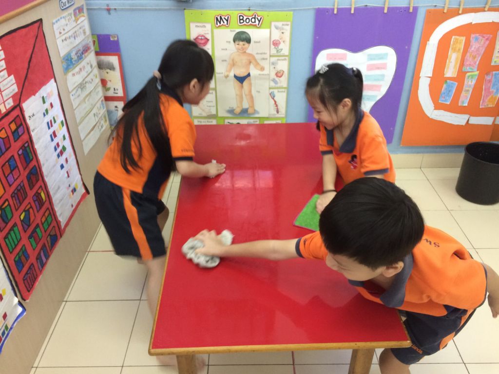 Spring Cleaning in School. — photo 11