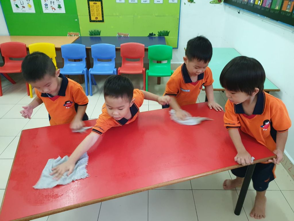 Spring Cleaning in School. — photo 12