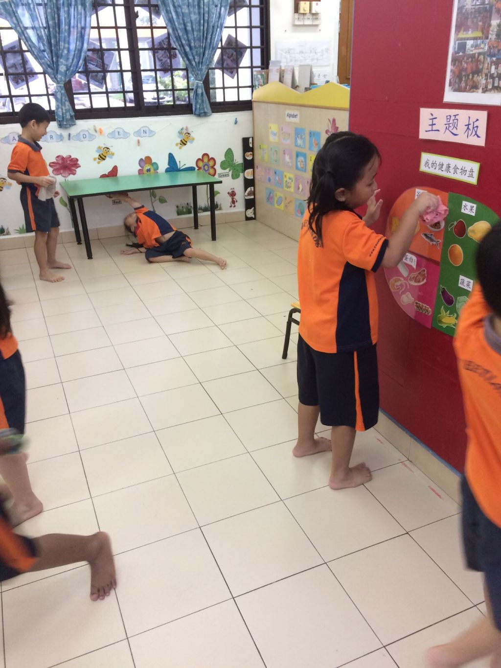 Spring Cleaning in School. — photo 14