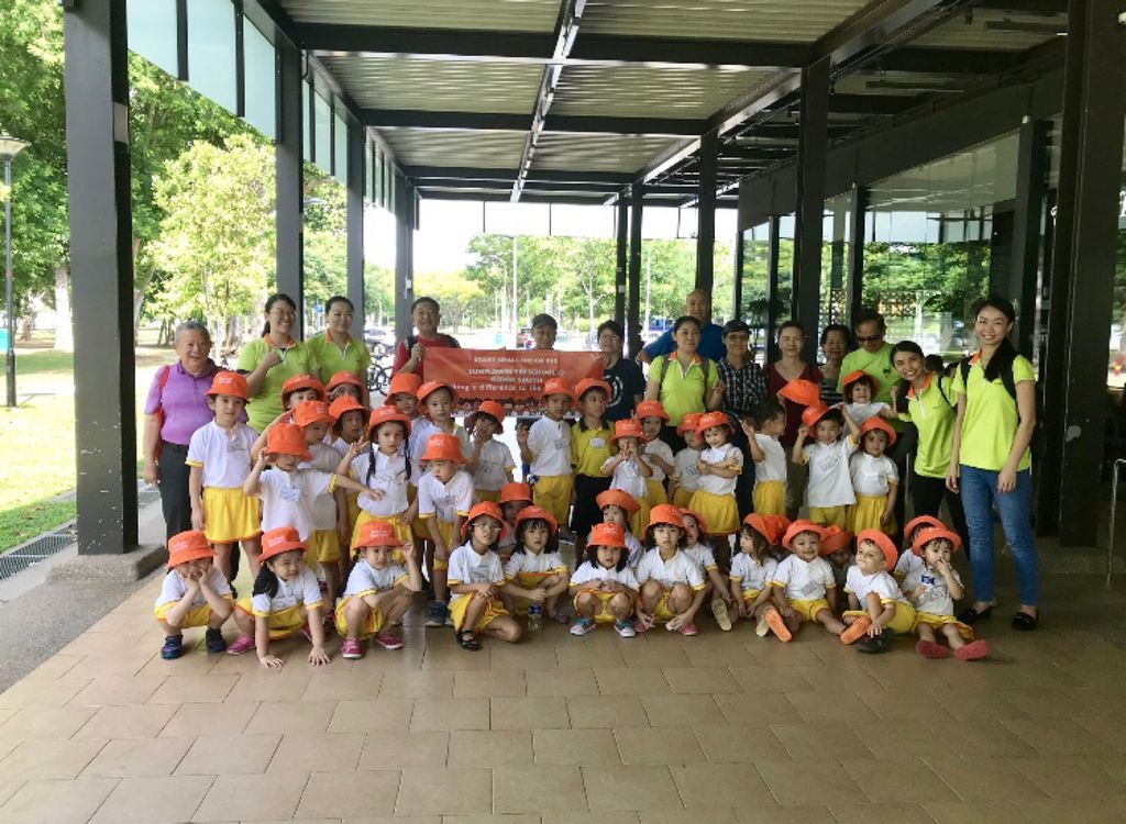 Sunflower Preschool @ Bedok South SSDB Project: ECP Beach Cleaning cum Grandparents’ Day