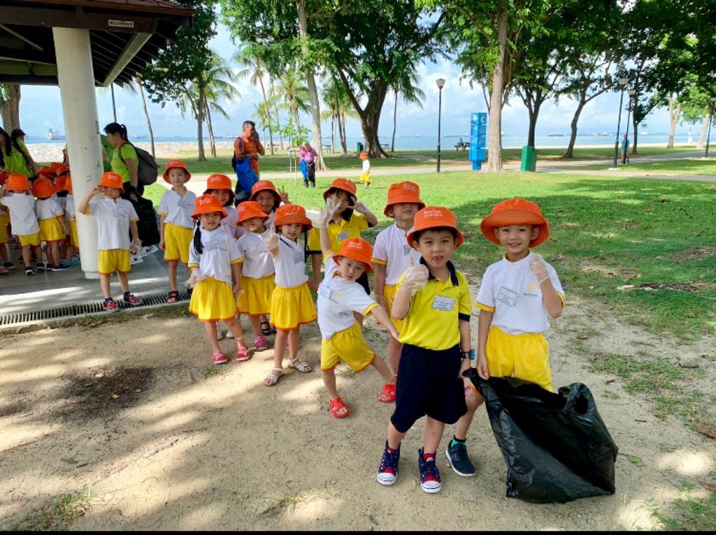 Sunflower Preschool @ Bedok South SSDB Project: ECP Beach Cleaning cum Grandparents’ Day — photo 3
