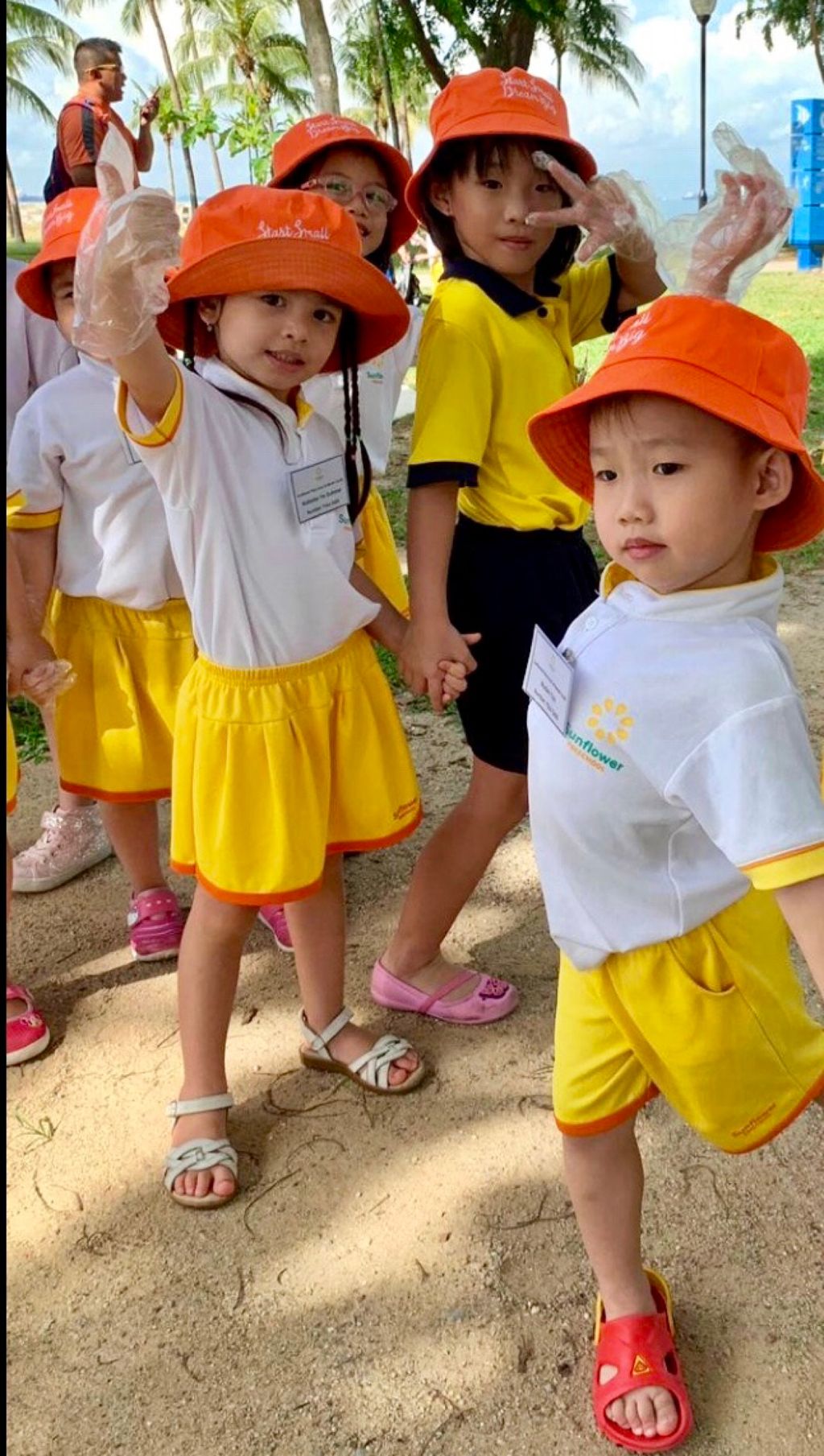 Sunflower Preschool @ Bedok South SSDB Project: ECP Beach Cleaning cum Grandparents’ Day — photo 4