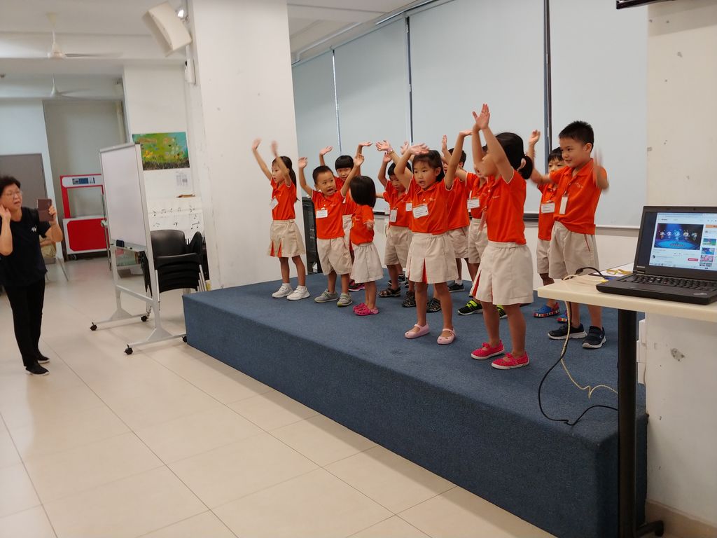 Bonding with residents at St Andrew's Nursing Home (Buangkok) — photo 6