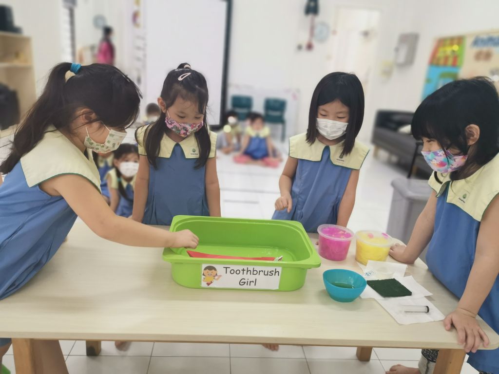 What are the causes of water pollution? How can we help? — photo 1