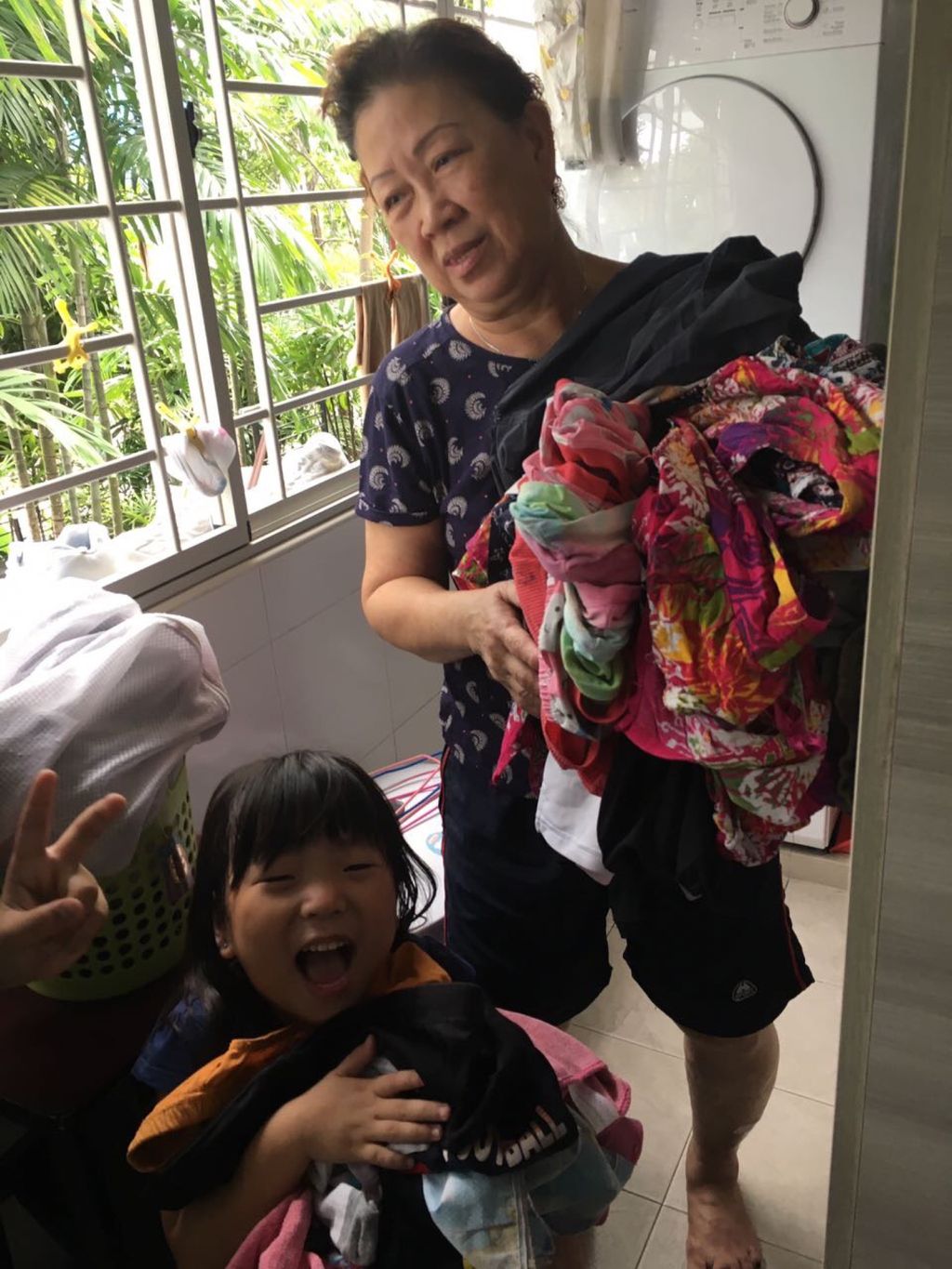 Start Small Dream Big Project, Phase 1: Showing kindness to the elderly in the family and public — photo 8