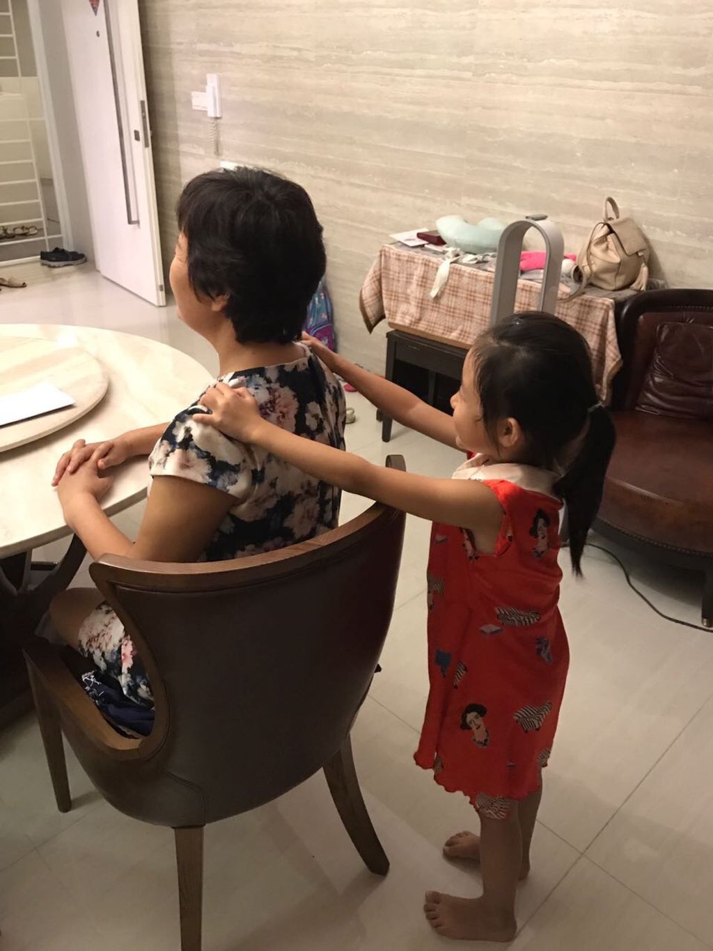 Start Small Dream Big Project, Phase 1: Showing kindness to the elderly in the family and public — photo 11