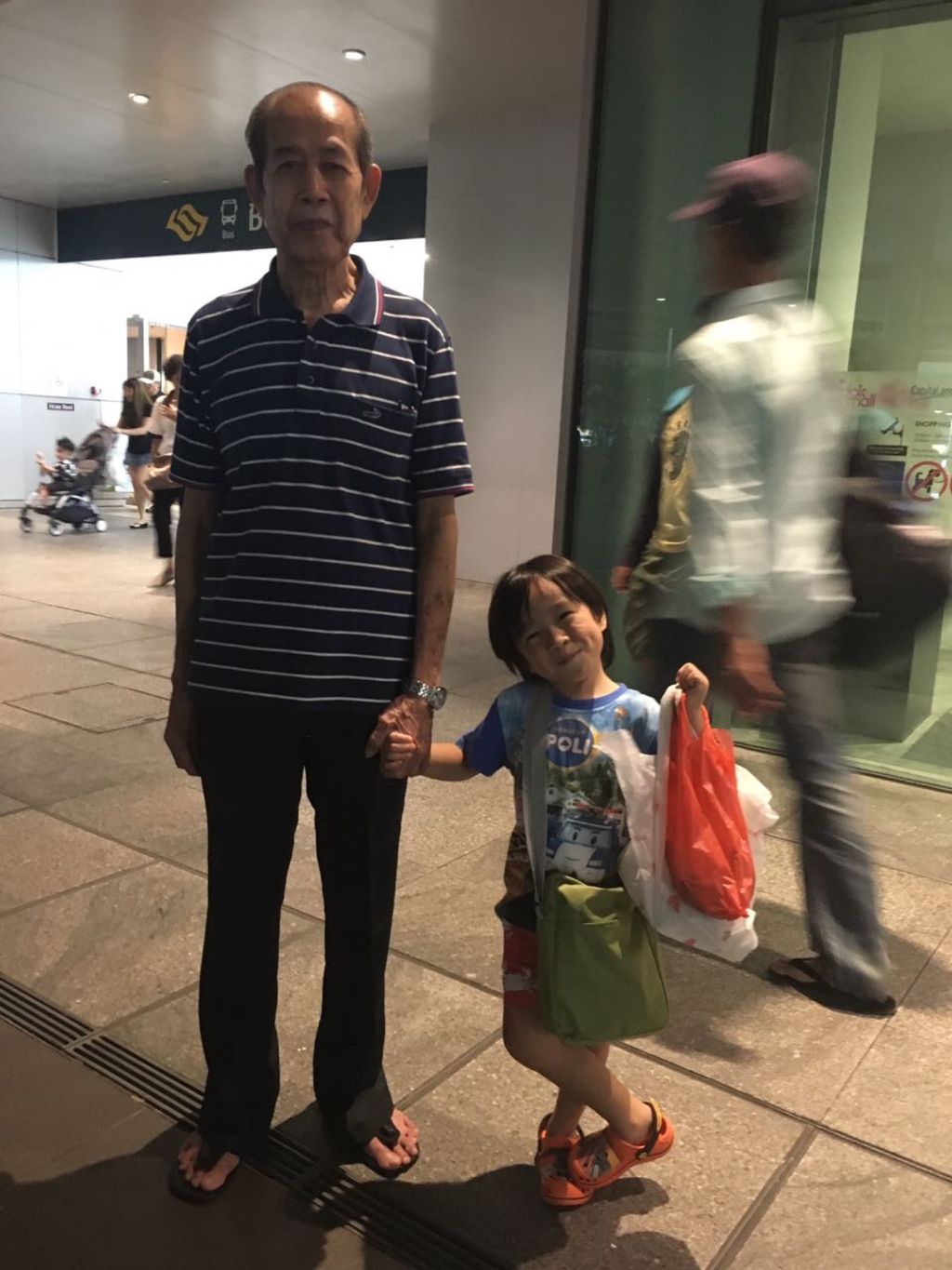 Start Small Dream Big Project, Phase 1: Showing kindness to the elderly in the family and public — photo 13