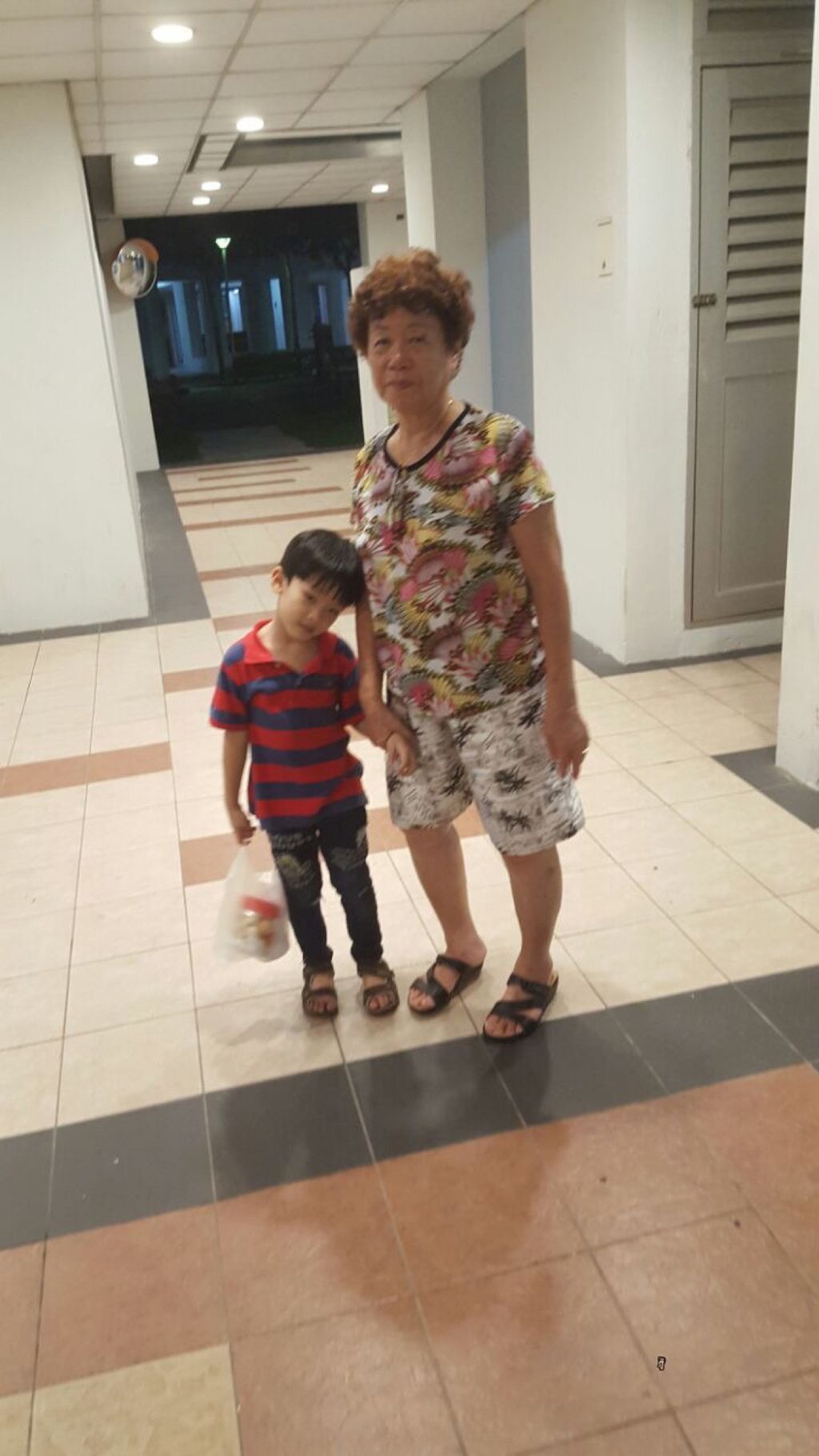Start Small Dream Big Project, Phase 1: Showing kindness to the elderly in the family and public — photo 14