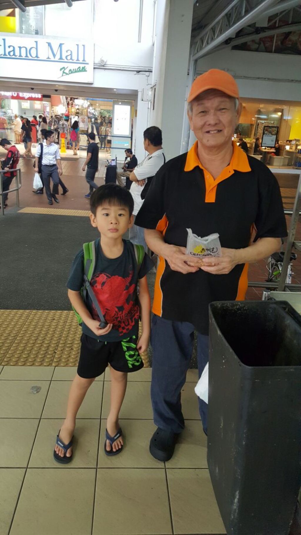 Start Small Dream Big Project, Phase 1: Showing kindness to the elderly in the family and public — photo 16
