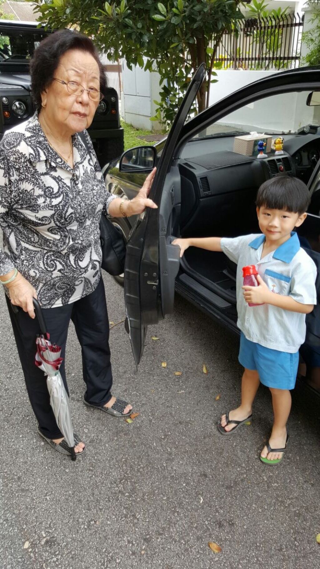 Start Small Dream Big Project, Phase 1: Showing kindness to the elderly in the family and public — photo 18