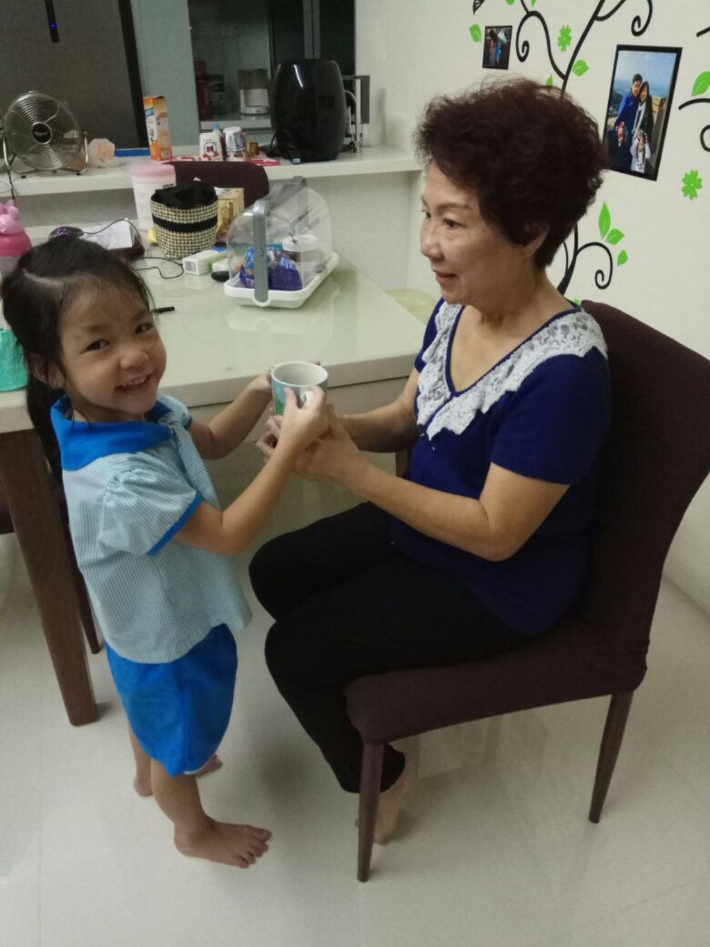 Start Small Dream Big Project, Phase 1: Showing kindness to the elderly in the family and public — photo 20