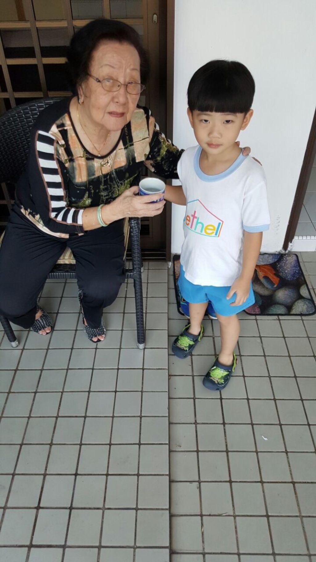 Start Small Dream Big Project, Phase 1: Showing kindness to the elderly in the family and public — photo 22