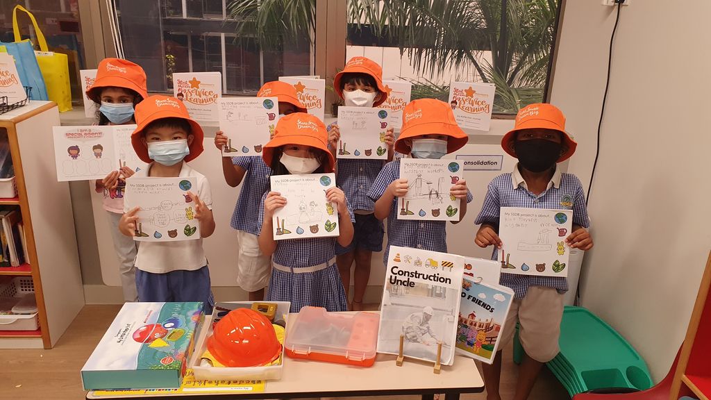 In conjunction with Singapore Kindness Movement, Learning Vision @ Raffles Place presents: Kindness towards Migrant Workers