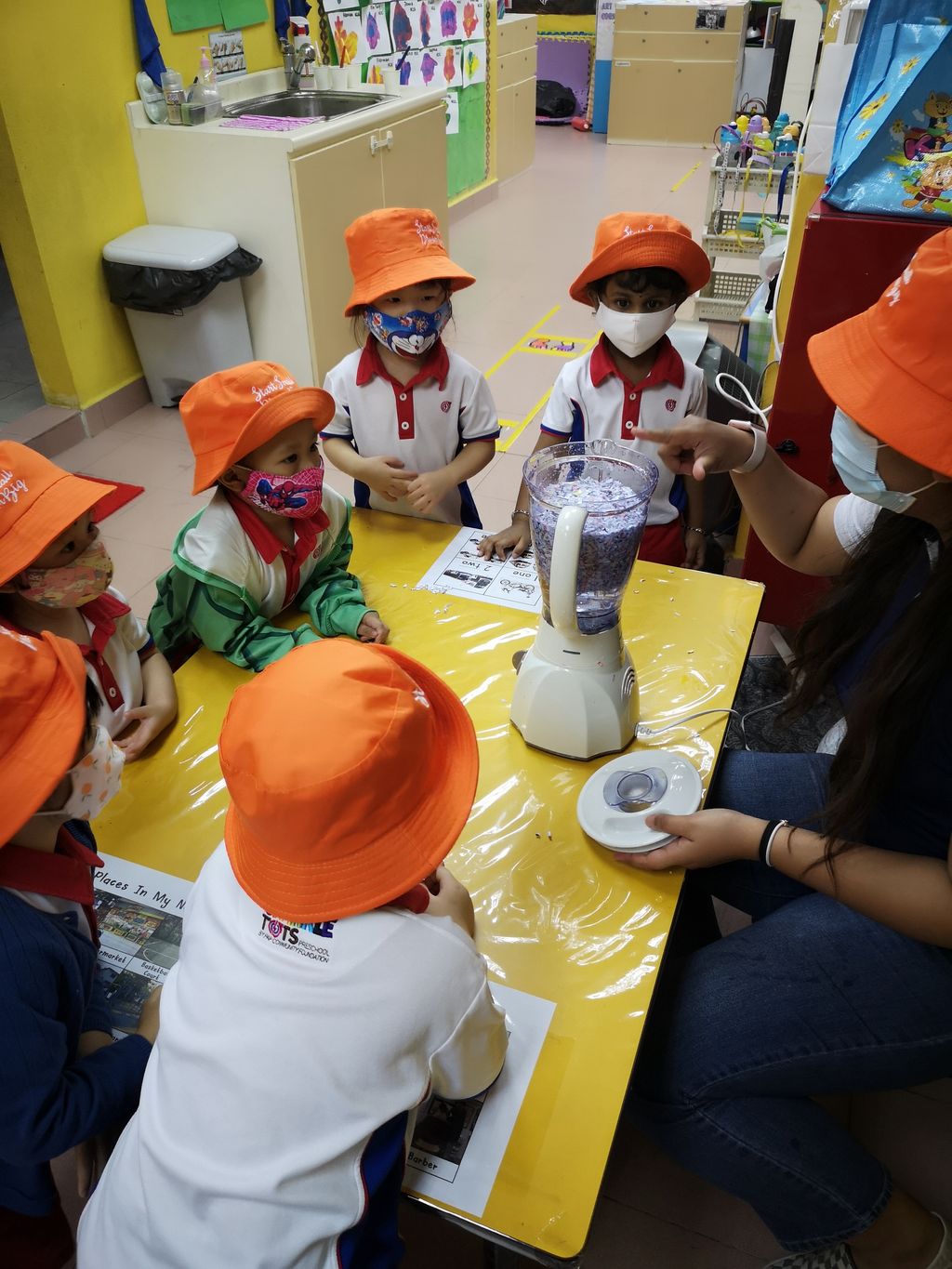 KU326 “Shine Bright With Kindness”: #4 - 'Paper & Us' Preparing the goodie bags for our elderly! — photo 4