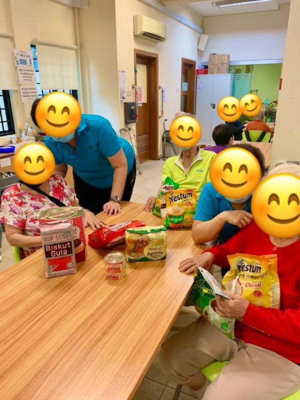 Caring for the elderly — photo 3