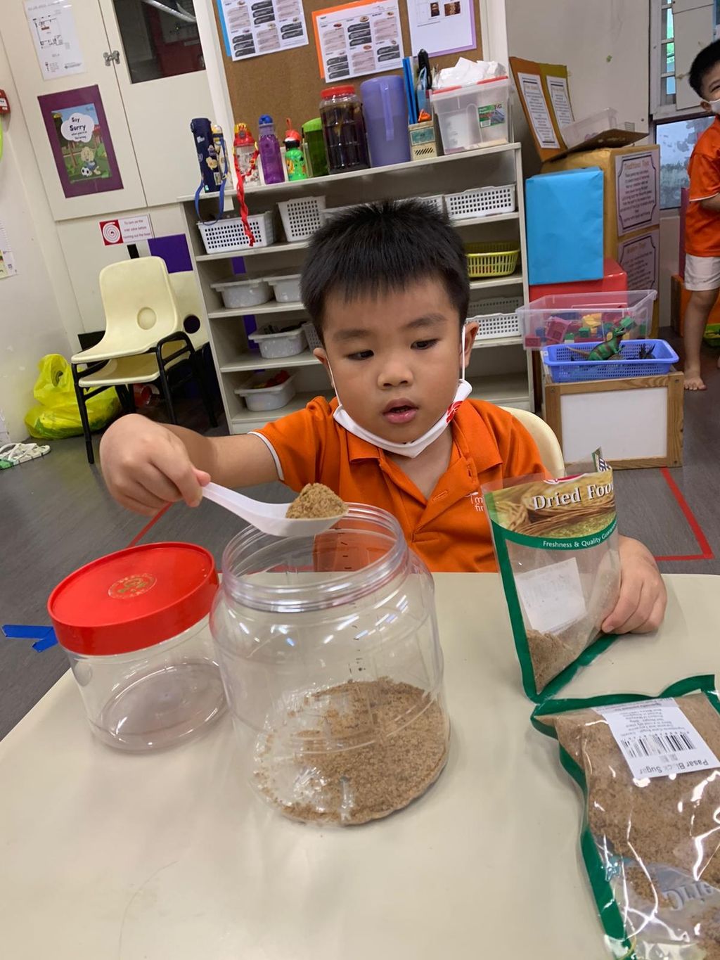Making eco-enzyme — photo 4