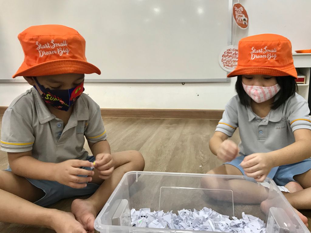 看我们用再生纸做的宣传卡片! — photo 2