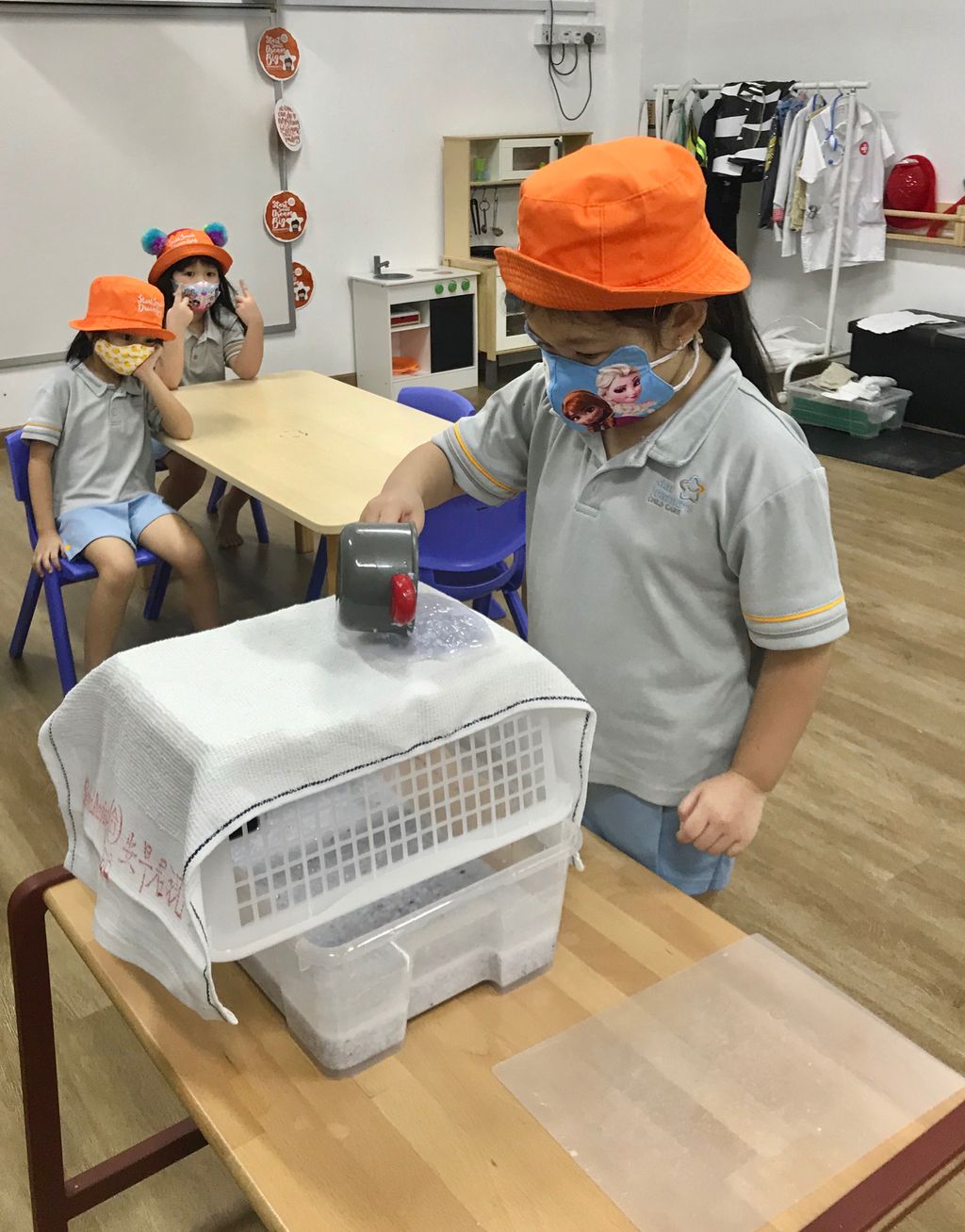 看我们用再生纸做的宣传卡片! — photo 10