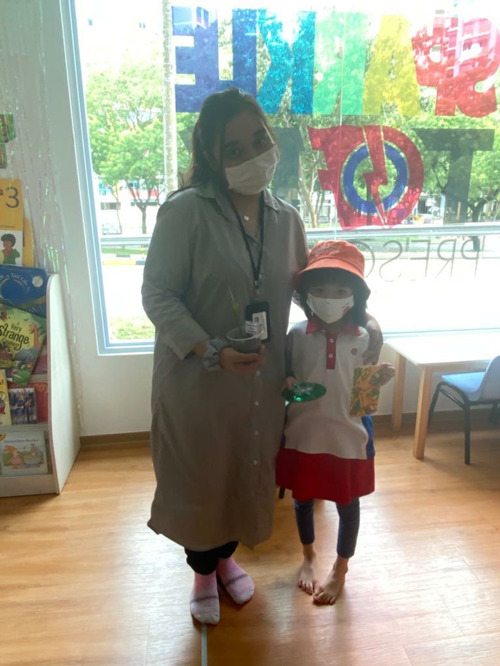 OUR YOUNG EXPLORERS OF ENVIRONMENT PRESENT THE HERBS TO OUR FRONTLINERS — photo 3