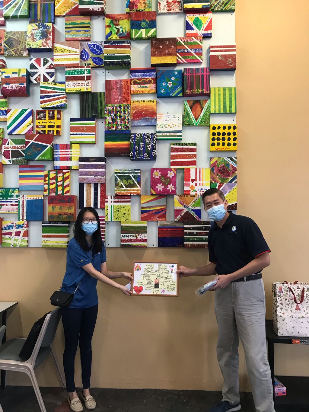 Our small ways of showing kindness - packing and making gifts for the community — photo 1