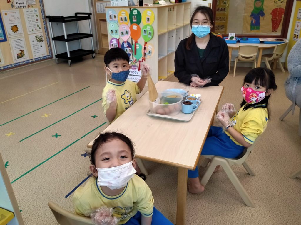 Showing Kindness to Our Community: Project Mask & Muffins for Migrant Workers! Expanding our horizon to touch lives of those who have impacted ours! — photo 7
