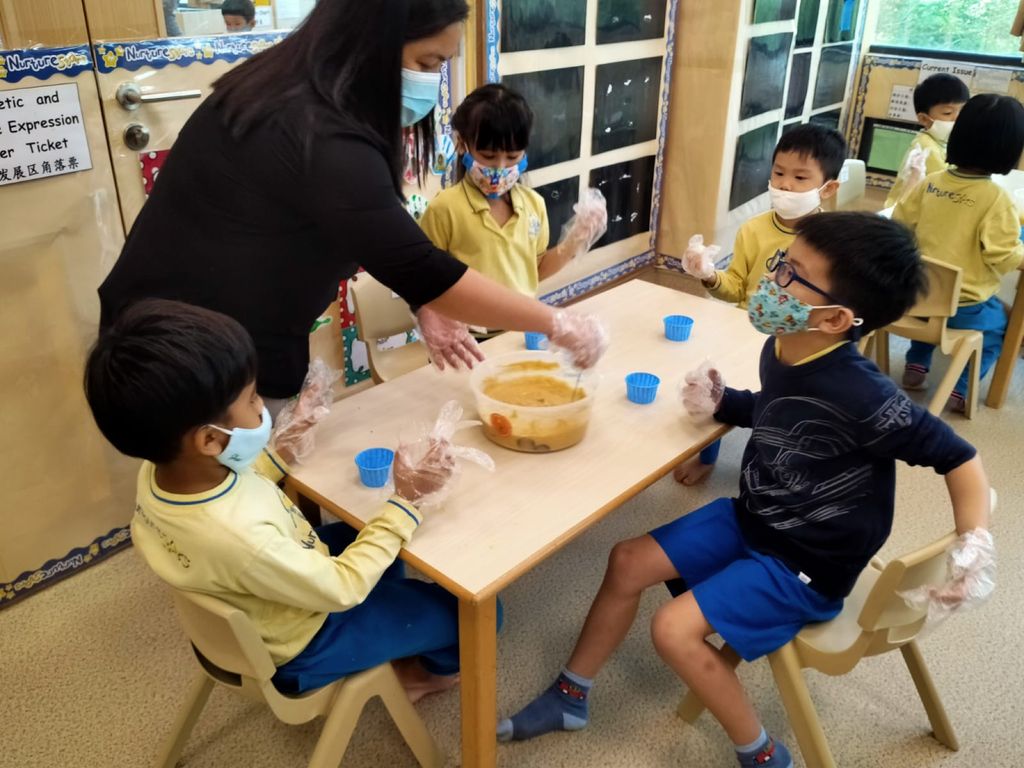 Showing Kindness to Our Community: Project Mask & Muffins for Migrant Workers! Expanding our horizon to touch lives of those who have impacted ours! — photo 1