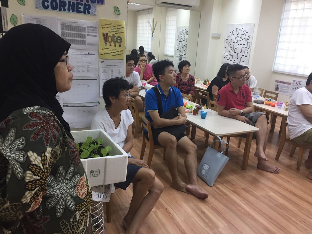 Pcf Sparkletots Preschool @ Jalan Kayu Blk 517/520 Inhouse Seed Germination and Terrarium Making Workshop as Parent-Child Bonding — photo 4