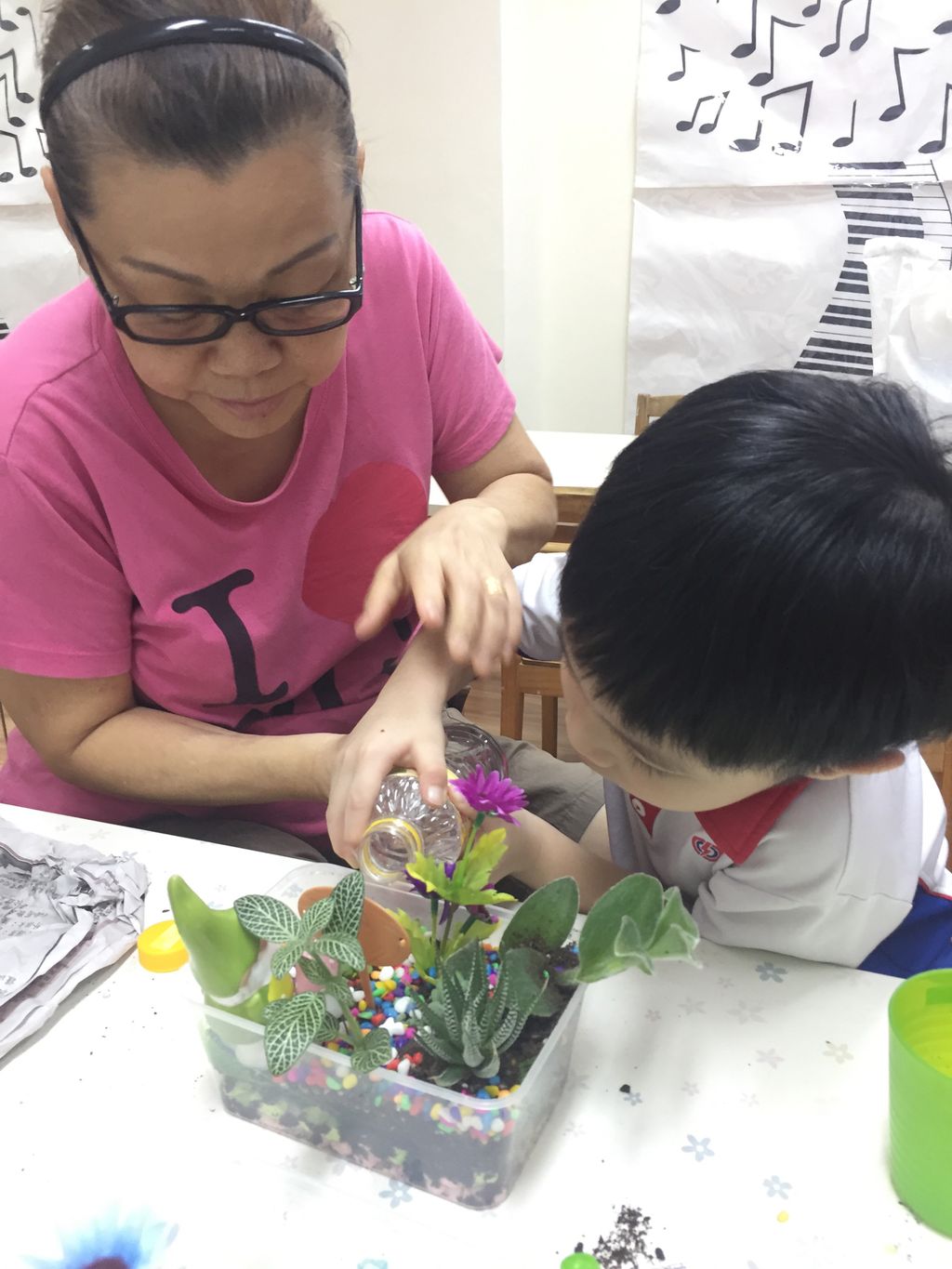 Pcf Sparkletots Preschool @ Jalan Kayu Blk 517/520 Inhouse Seed Germination and Terrarium Making Workshop as Parent-Child Bonding — photo 10