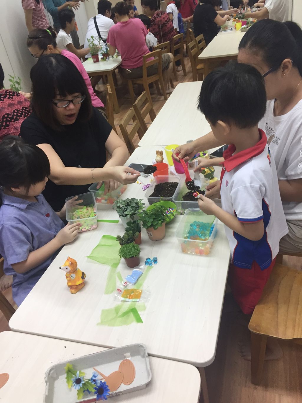 Pcf Sparkletots Preschool @ Jalan Kayu Blk 517/520 Inhouse Seed Germination and Terrarium Making Workshop as Parent-Child Bonding — photo 11