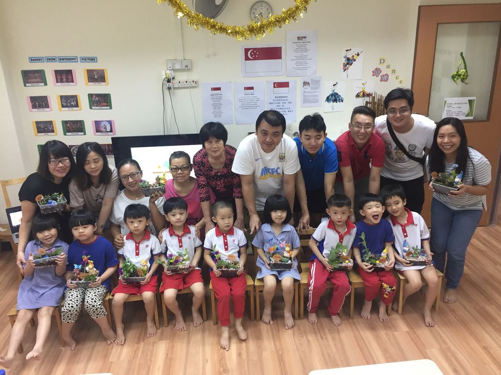 Pcf Sparkletots Preschool @ Jalan Kayu Blk 517/520 Inhouse Seed Germination and Terrarium Making Workshop as Parent-Child Bonding — photo 18