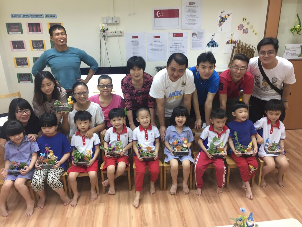 Pcf Sparkletots Preschool @ Jalan Kayu Blk 517/520 Inhouse Seed Germination and Terrarium Making Workshop as Parent-Child Bonding — photo 21