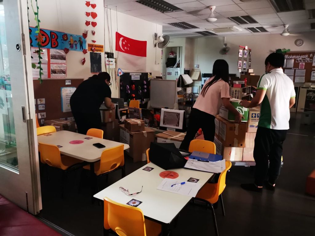Start Small Dream Big (SSDB): Food contributions from parents to the elderly — photo 12
