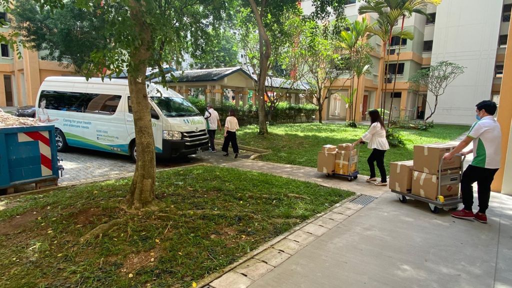 Start Small Dream Big (SSDB): Food contributions from parents to the elderly — photo 13