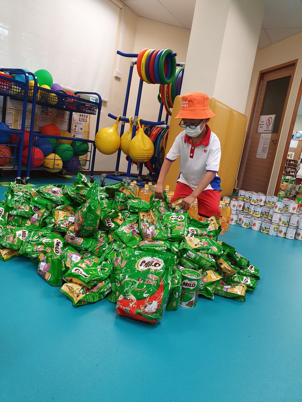 Fostering Inclusiveness around us – Preparing care packages (3) — photo 5