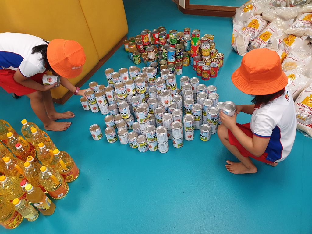 Fostering Inclusiveness around us – Preparing care packages (3) — photo 8