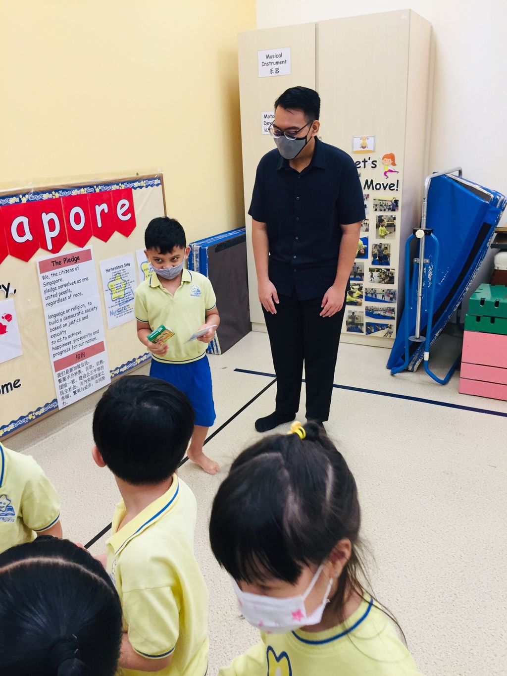 Stars experiencing the beauty of intergenerational bonding by Seniors from MindCARE Integrated Service Centre❤️ — photo 4